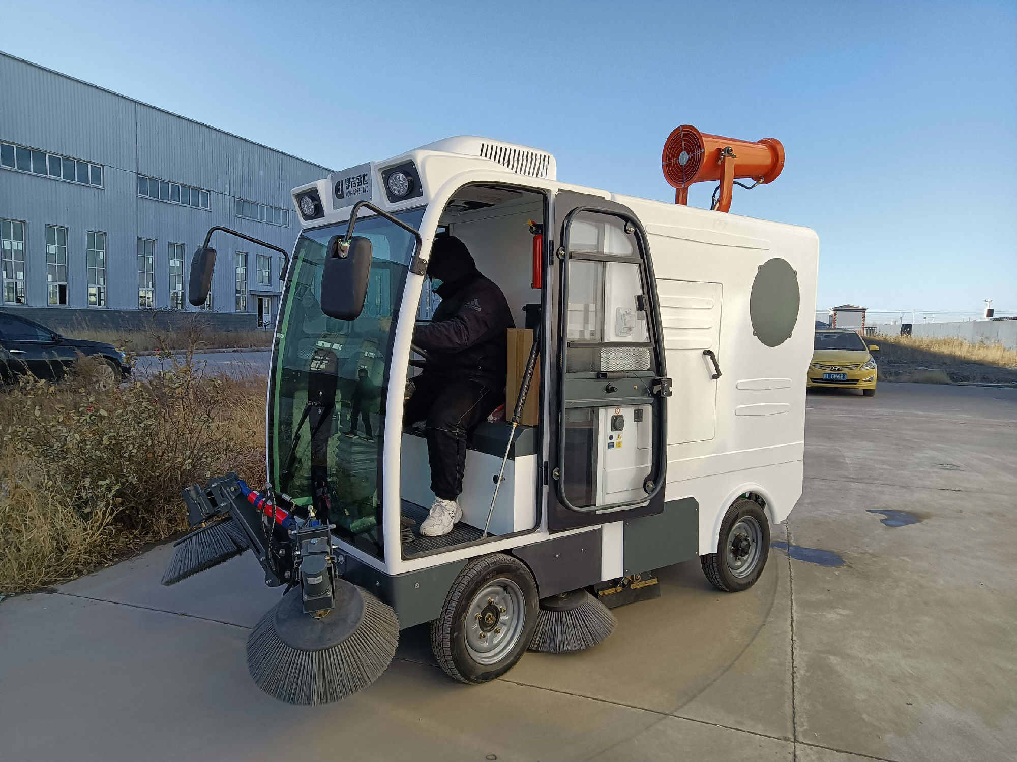 唐山燈城輸送機(jī)械 DJ2200GT4L.jpg